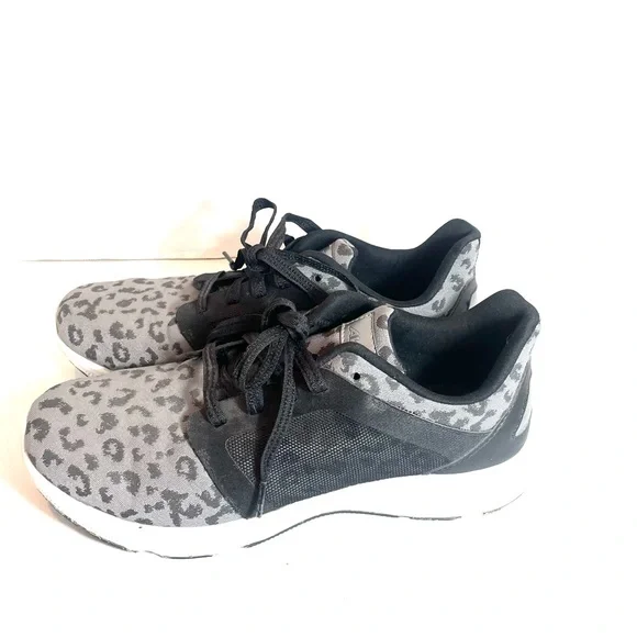 Avia Sneakers Women's Sz. 10 Gray Leopard Print Memory Foam Deluxe Lightweight - Picture 4 of 10